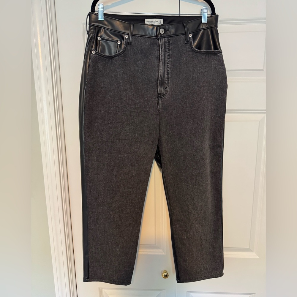 Abercrombie & Fitch Ankle Straight Ultra High Rise Curve Love Pants